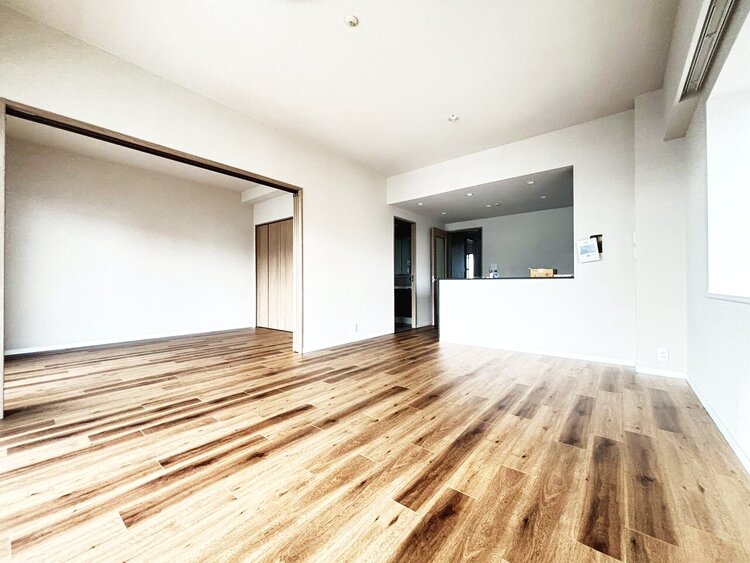 居間 快適に過ごす毎日を求めて、暮らしの中でご自身の「マイホーム」に創り上げてください。