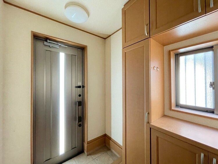 玄関 シューズボックスを完備した玄関です。