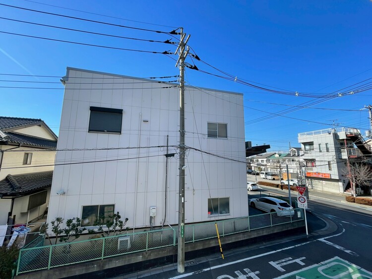 バルコニー 頬をなでる、優しい風を感じることが出来ます。