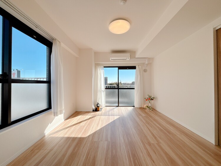 居間 豊かな居住性と、安心感を満たすクオリティが見事に調和した住空間。