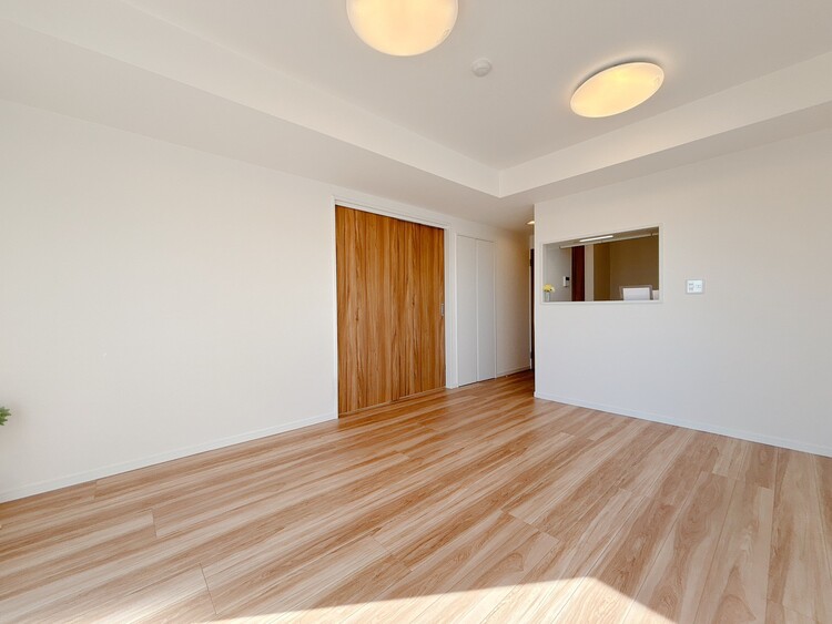 居間 飾り過ぎないシンプルな内装と偏り過ぎないデザインで統一しました。