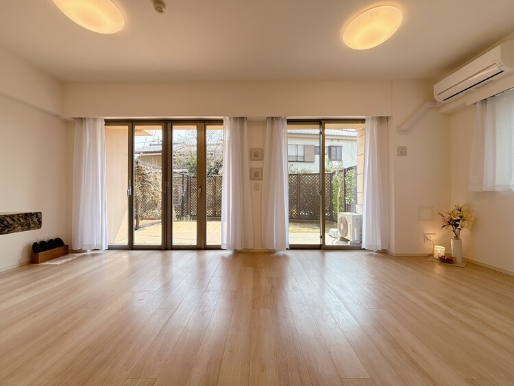 居間 飾り過ぎないシンプルな内装と偏り過ぎないデザインで統一しました。