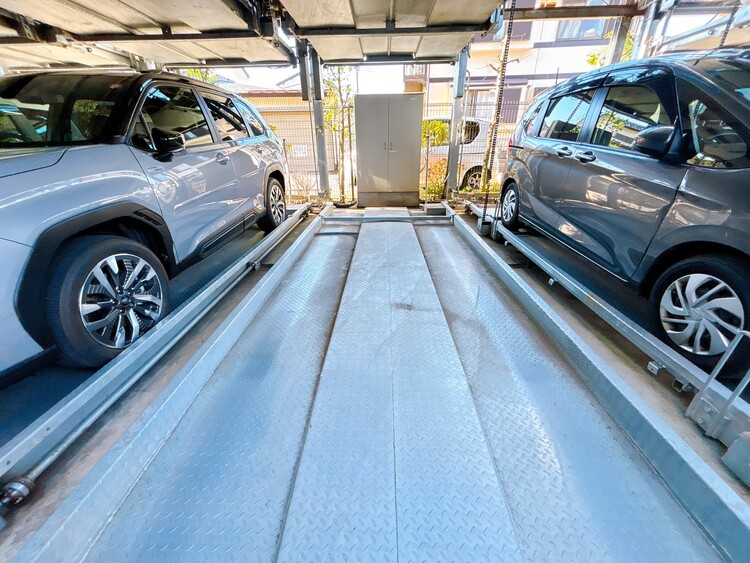 駐車場 本物件の駐車スペースです。車種制限のある場合もございますので、お気軽にお問い合わせくださいませ。