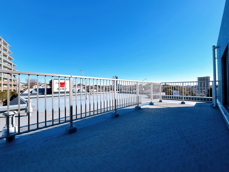 バルコニー 暮らしの中で、光と風を演出してくれるバルコニー。