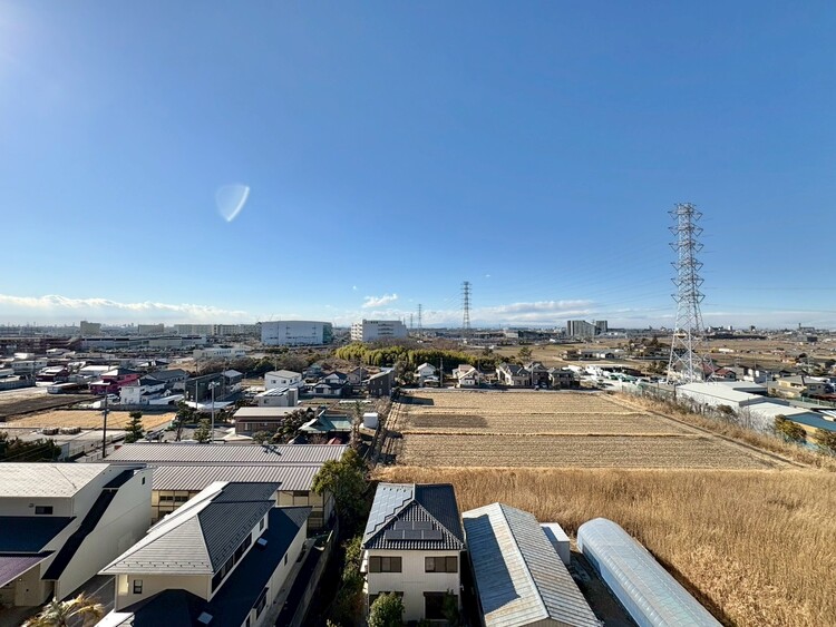 バルコニー 窓を開けると広がる青空。心をリフレッシュして日々を過ごしていきましょう。