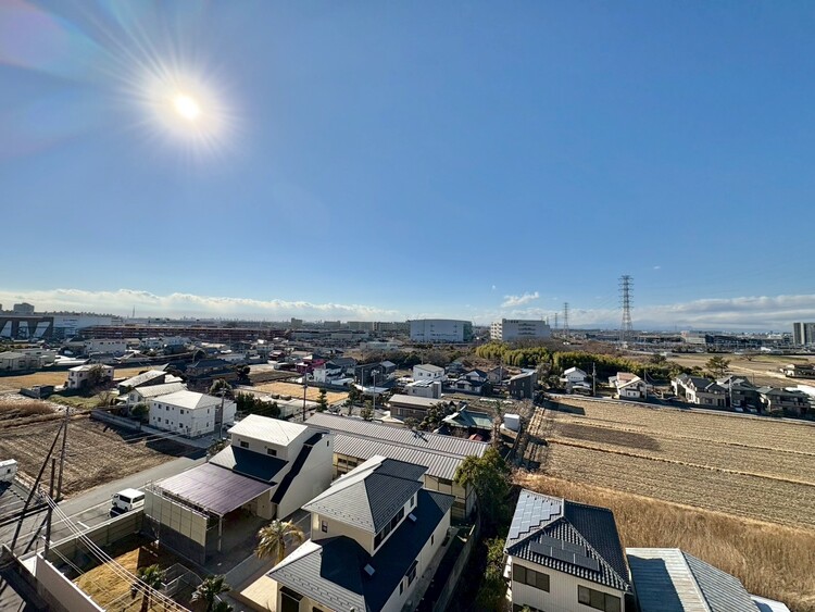 バルコニー 頬をなでる、優しい風を感じることが出来ます。