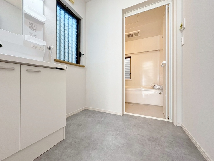 洗面 清潔感と心地よさを重視した、上質感漂うパウダールーム。