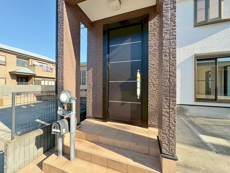 玄関 玄関を開ければ、そこは安らぎのご自宅。