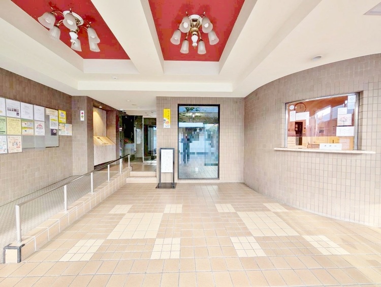 エントランス エントランス内部は、管理が行き届き清潔な共有スペースとなっています。