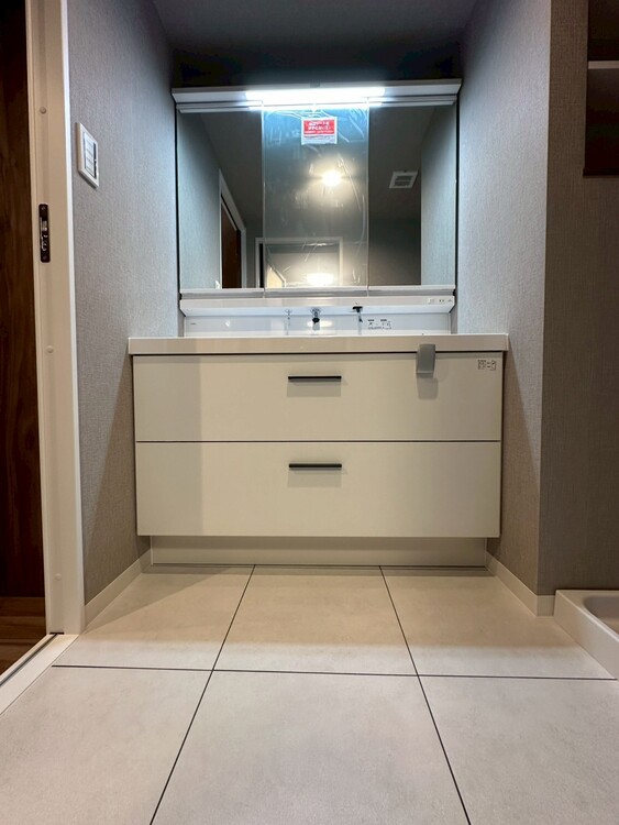 その他 十分な広さの脱衣所。