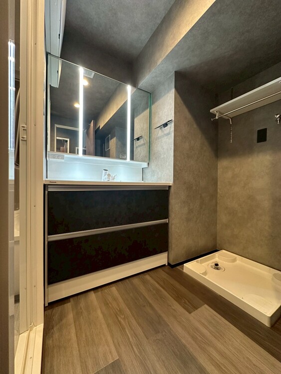 その他 十分な広さの脱衣所。