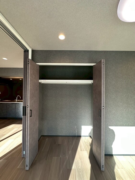 その他 収納スペースが付いていて、お部屋を広く使っていただけます。