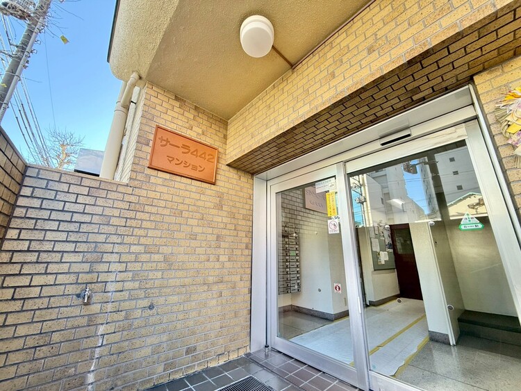 その他 上質感漂う玄関アプローチです。