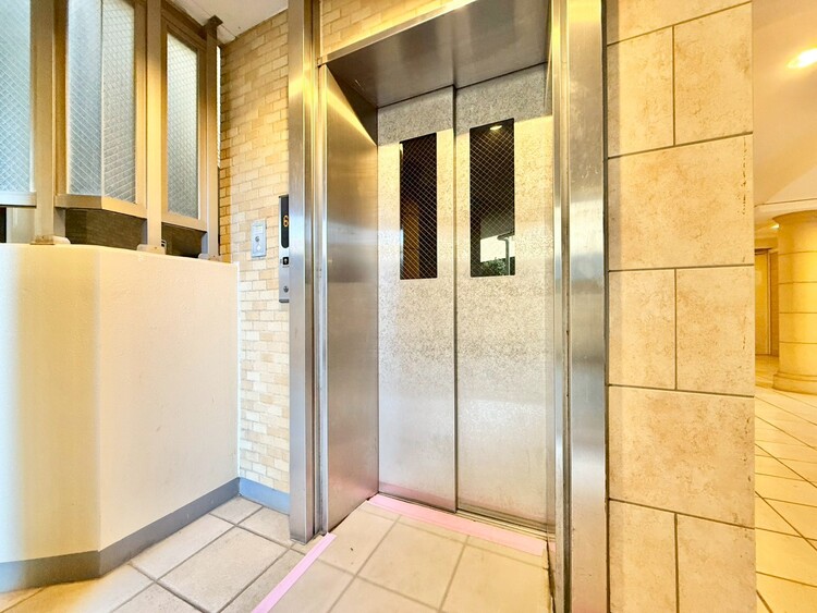 その他 エレベーター完備のため荷物が多くなっても安心。