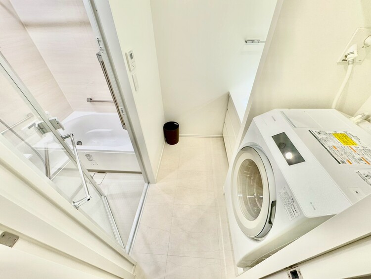 その他 十分な広さの脱衣所。