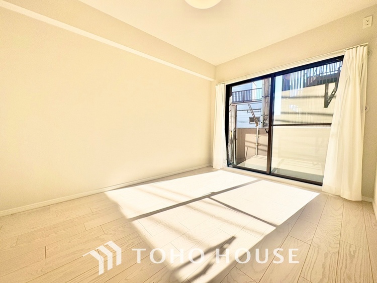 内装 【LIVING】◆Sunshine◆光が燦々と入り、いるだけで気持ちいい。「開放的でゆとりあるお部屋です。」