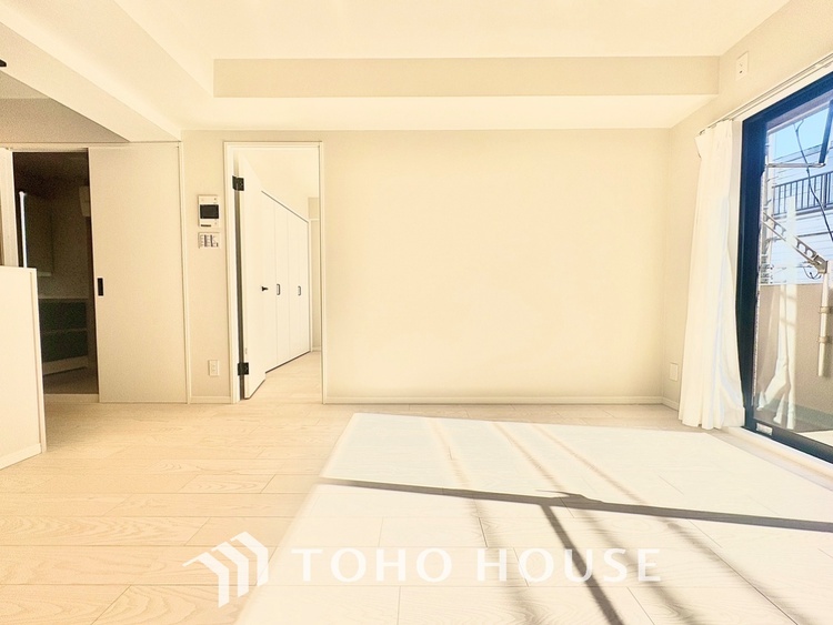 内装 【LIVING】◆Sunshine◆光が燦々と入り、いるだけで気持ちいい。「開放的でゆとりあるお部屋です。」