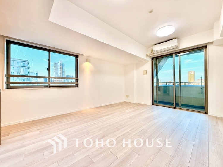 内装 ◆癒しの空間◆室内構成に拘り採光とセンスを散りばめた空間。それは『柔らかさ』に似た素敵な居場所。そこに暮らす人のことを考えつくり出したものは『癒し』という心地よい居場所なんだと思う