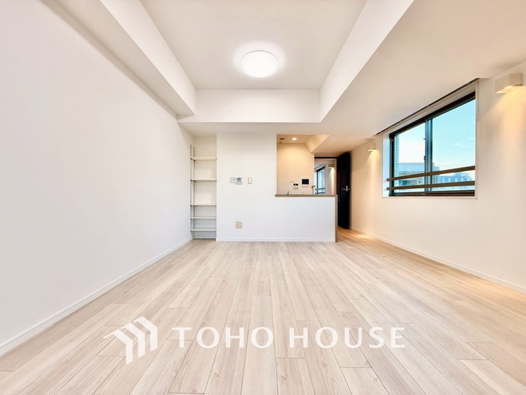 内装 ◆間接照明◆オレンジ色の光が僕達を大人な気分にさせる。静かで優しく語りかけるその光は、今日の終わりを告げてくれ、でも明日にはいい事が必ず来るよ。そんな囁きが聞こえてくる