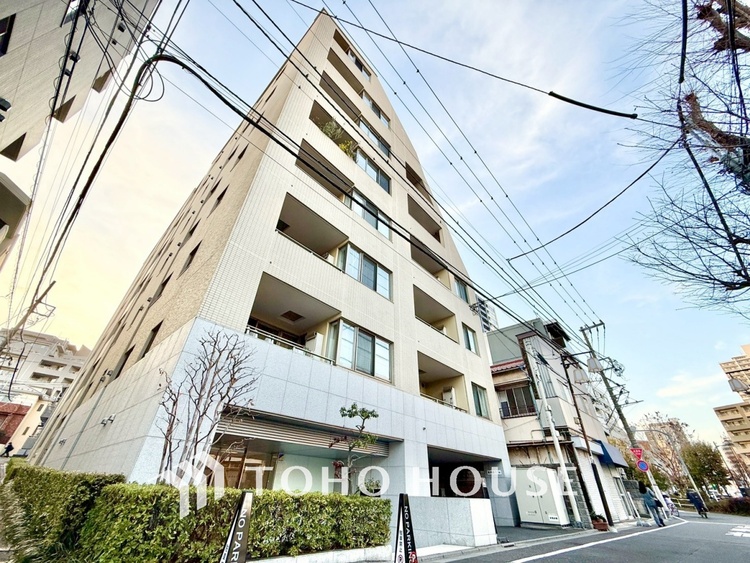 外観 ◆共有空間◆些細な事でほっぺを膨らまして怒る君。それでも僕達はこれからも一緒だよ。喧嘩をしても離れたくないから一つはさんだ同じ場所にいる。分かるよ。そこに君が