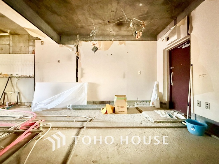 内装 ◆ここに在る◆事も無げに美しく、伝えるには筆舌に尽くし難い。豪華絢爛や華美と言う事ではなく、住まう者にとって暮らし易く心地がいいと言う美しさがこの住まいには込められている。