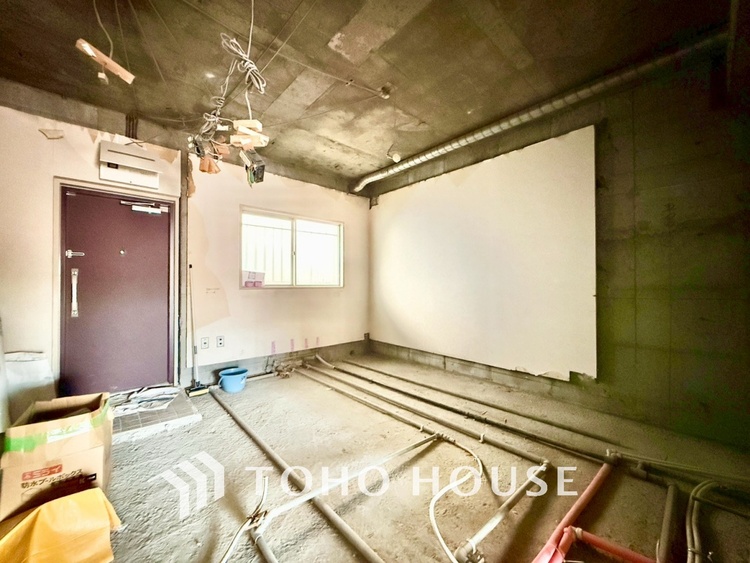 内装 ◆闇夜の輝き◆オレンジ色の光は大人になった今の僕にはわかる。1日の終わりを伝えに来たわけではなく、また明日が来る方へ導いてくれた事を。