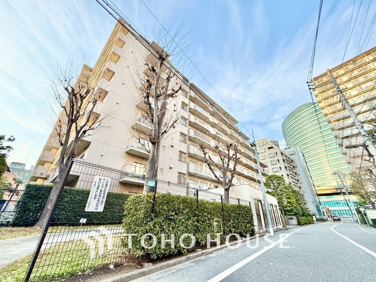 外観 ◆共有空間◆些細な事でほっぺを膨らまして怒る君。それでも僕達はこれからも一緒だよ。喧嘩をしても離れたくないから一つはさんだ同じ場所にいる。分かるよ。そこに君が