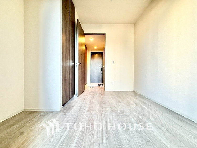 内装 ◆子供部屋◆冷涼な風、そよぐリビング。だんらんの場所はここから始まり、ここで終わる。家族の笑顔が集う素敵な場所だから、こだわり抜いた思いが詰まっているのだと思う。