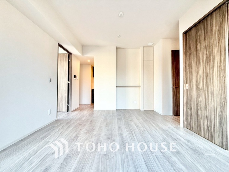 内装 ◆隠された美しさ◆流麗な音楽が流れているような繊細でいながら整然かつ堅牢なこの空間。この空間は確かに美しい。しかし、そこには美しさ以上のものが隠されている。