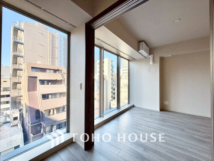 内装 ◆ここに在る◆事も無げに美しく、伝えるには筆舌に尽くし難い。豪華絢爛や華美と言う事ではなく、住まう者にとって暮らし易く心地がいいと言う美しさがこの住まいには込められている。