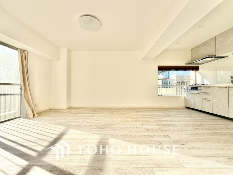 内装 ◆ここに在る◆事も無げに美しく、伝えるには筆舌に尽くし難い。豪華絢爛や華美と言う事ではなく、住まう者にとって暮らし易く心地がいいと言う美しさがこの住まいには込められている。