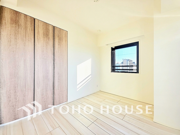 内装 極上のプライベート空間が、深い安らぎを誘います。一日の疲れを忘れさせる静けさと、心地よい目覚めを約束する聖域です。