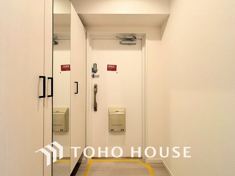 玄関 落ち着いた雰囲気の玄関、家族の帰りを暖かく迎えてくれます