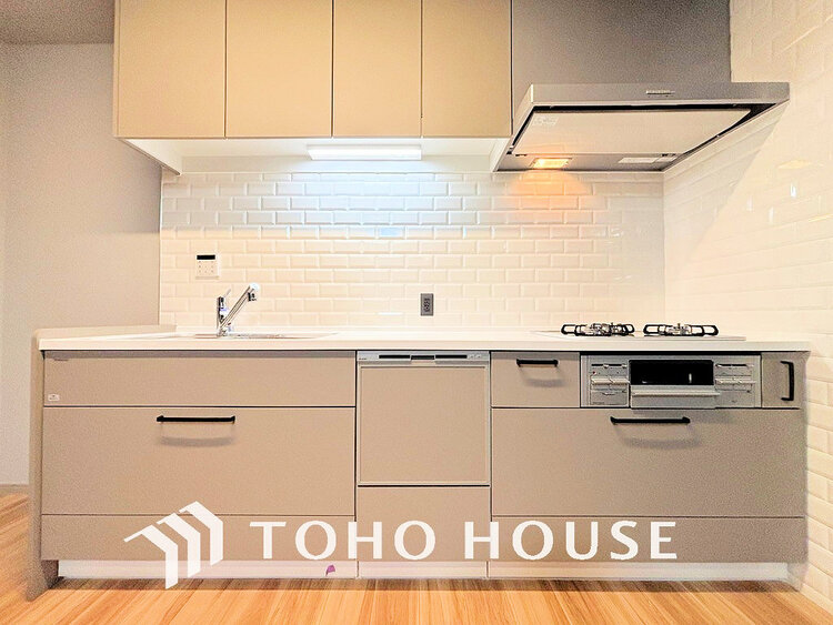 キッチン 落ち着きのあるカラーで統一された清潔感と気品が溢れるキッチン