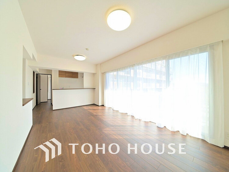 内装 上質な時間を育む暮らしのメインステージ。寛ぎとコミュニケーションを育む居心地のよい場所