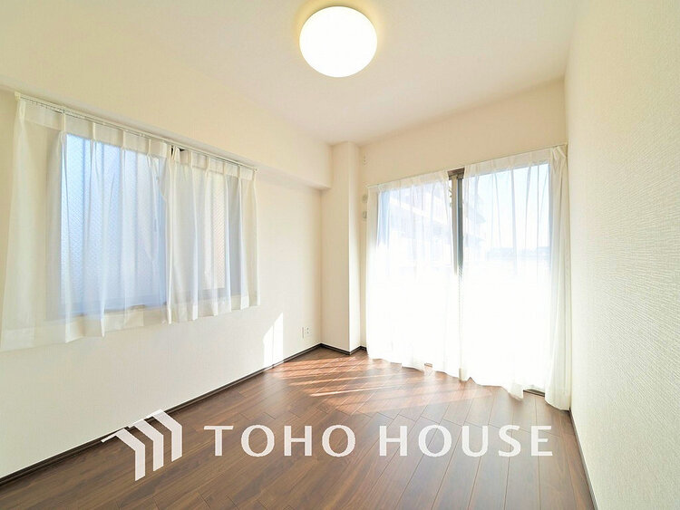 内装 シンプルですっきりとした室内は飽きのこない居心地の良い雰囲気