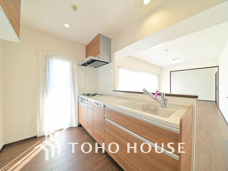 キッチン 落ち着きのあるカラーで統一された清潔感と気品が溢れるキッチン