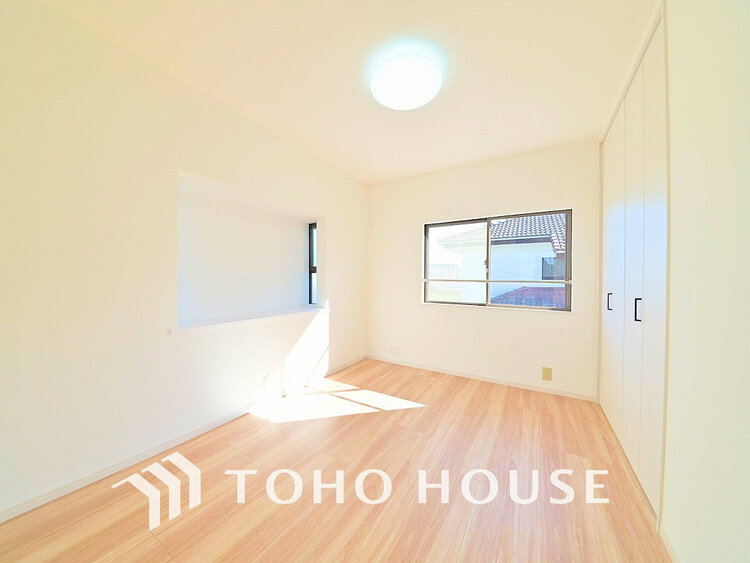 内装 シンプルですっきりとした室内は飽きのこない居心地の良い雰囲気