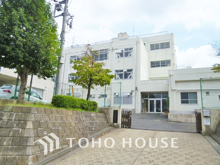 周辺 横浜市立みたけ台小学校　距離180ｍ