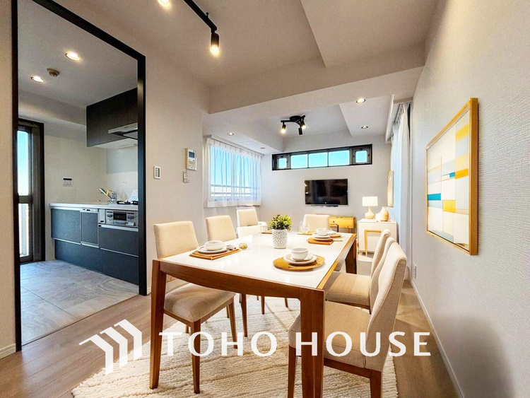 内装 明るいLDKは自然と家族が集まるコミュニケーションの場所に（家具は全てCGです）