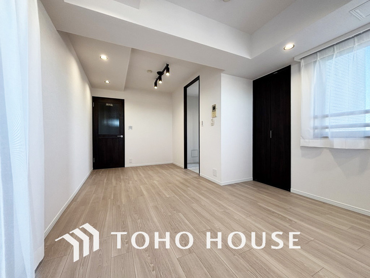 内装 広がりのある住空間、家族が集まるリビング・ダイニング