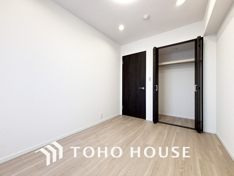 内装 シンプルですっきりとした室内は飽きのこない居心地の良い雰囲気です