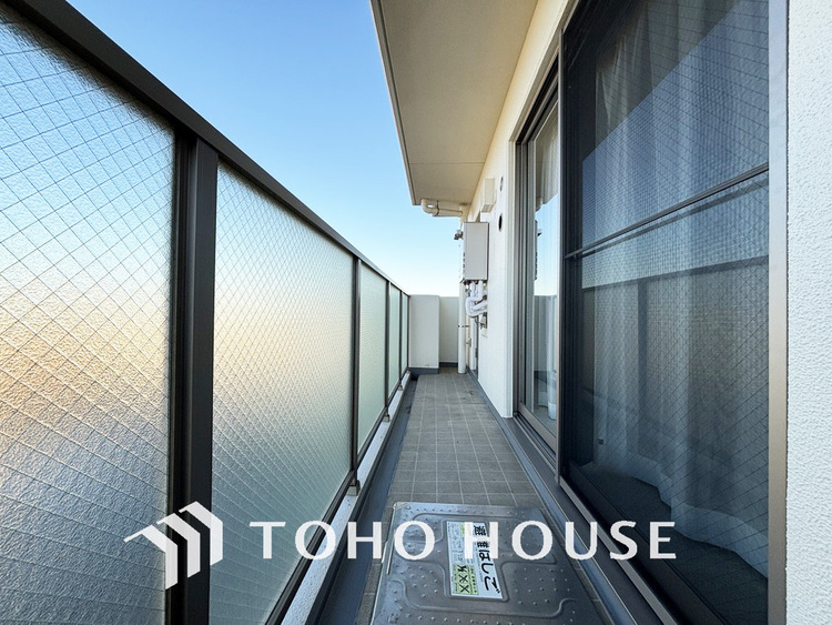 バルコニー 陽当たり良好なバルコニー