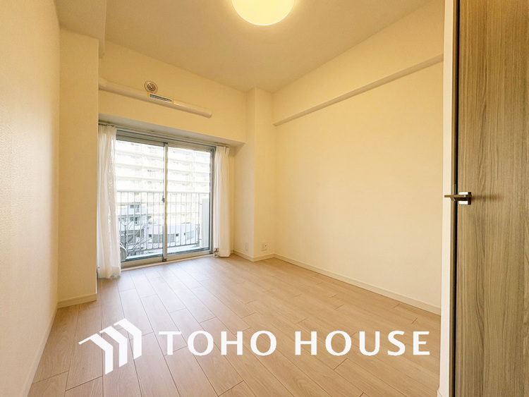 内装 1日の疲れを癒し、心地よく寛げるようゆったりとした広さをしています