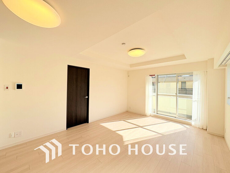 内装 家族みんなが爽やかに過ごせるように、光をたっぷり取り込んだLDK