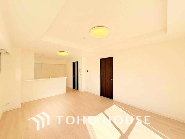 内装 上質な時間を育む暮らしのメインステージ。寛ぎとコミュニケーションを育む居心地のよい場所