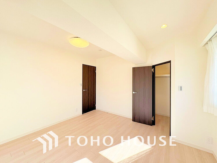 内装 シンプルですっきりとした室内は飽きのこない居心地の良い雰囲気