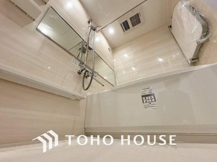 風呂 一日の疲れを癒すバスルームは、心地よいリラックスを叶える清潔感溢れる空間