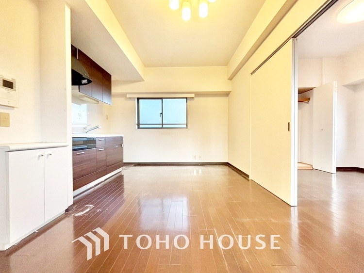 内装 「想像していた以上に広い」が写真を撮っているときの感想です。家事動線に配慮したプランによりご家族がくつろげる明るく広い空間が確保できました。