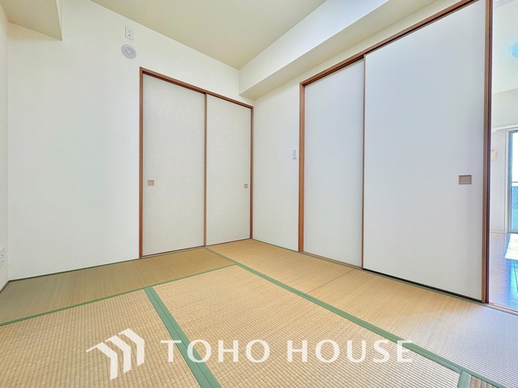 内装 寝室は一日の疲れを癒す大切な空間。快適で落ち着けるおすすめの間取りです。